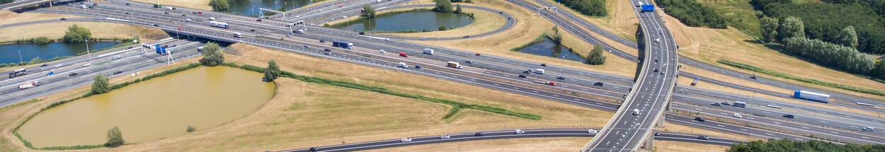 Snelweg vol met verkeer